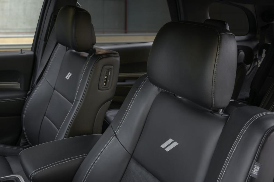 Детали интерьера Dodge Durango Citadel (WD) 2016 года  (фото 4 из 10)